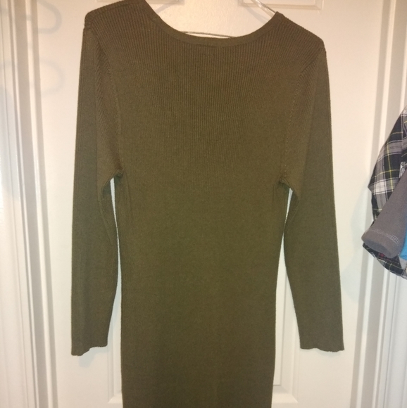 Dress - Picture 2 of 3